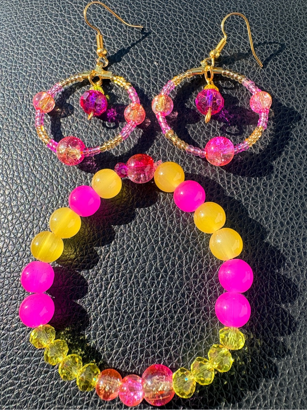 Sunrise of Joy Earrings and Bracelet set (pink and yellow) - Picture 3 of 4